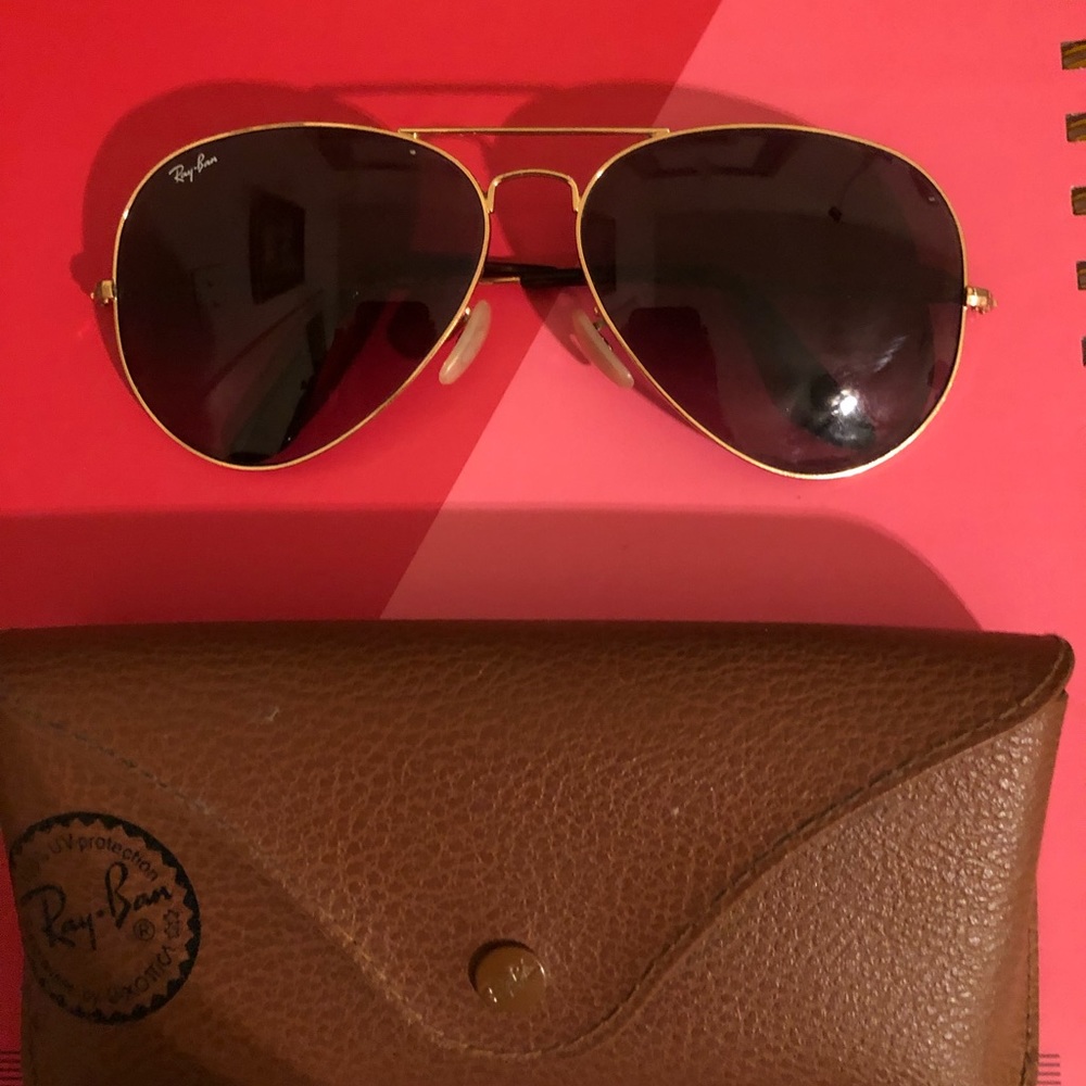 Ray Ban classic aviator large with gold frame